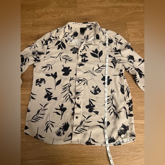 H&M Cream and Black Casual Button Down Shirt - Picture 7 of 9